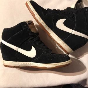 NIKE HIGH TOP WITH A HEEL INSIDE